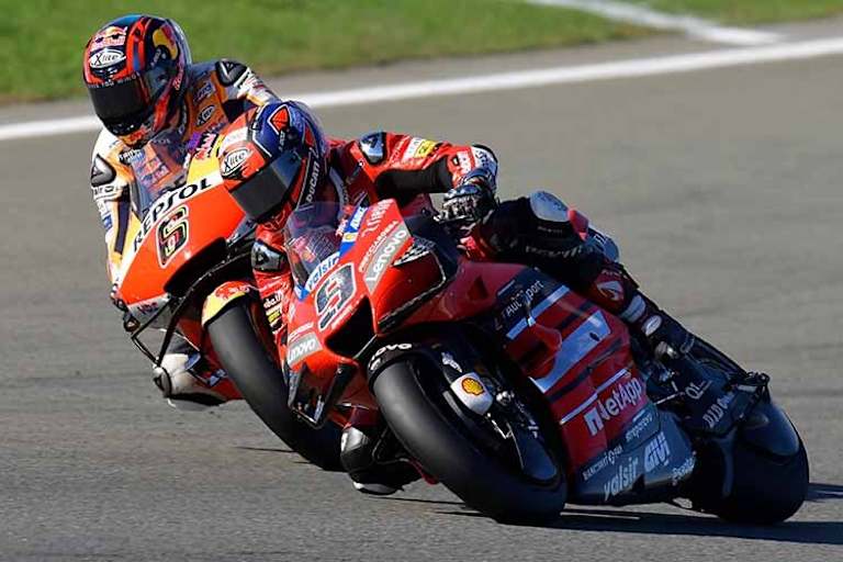 In Valencia: Bradl gegen Petrucci