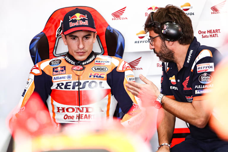 Marc Márquez (29) mit Crew-Chief Santi Hernandez