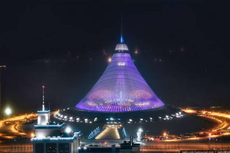 Das größte Zelt der Welt: Das Einkaufszentrum Khan Shakyr 