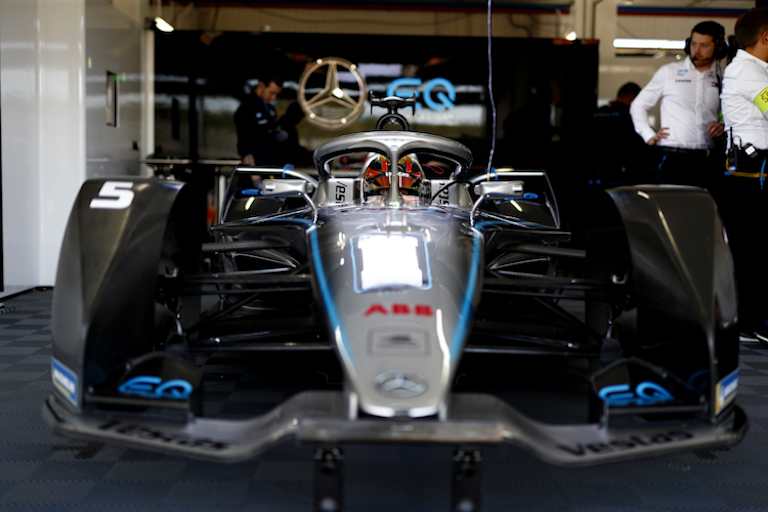 Stoffel Vandoorne im Elektro-Silberpfeil