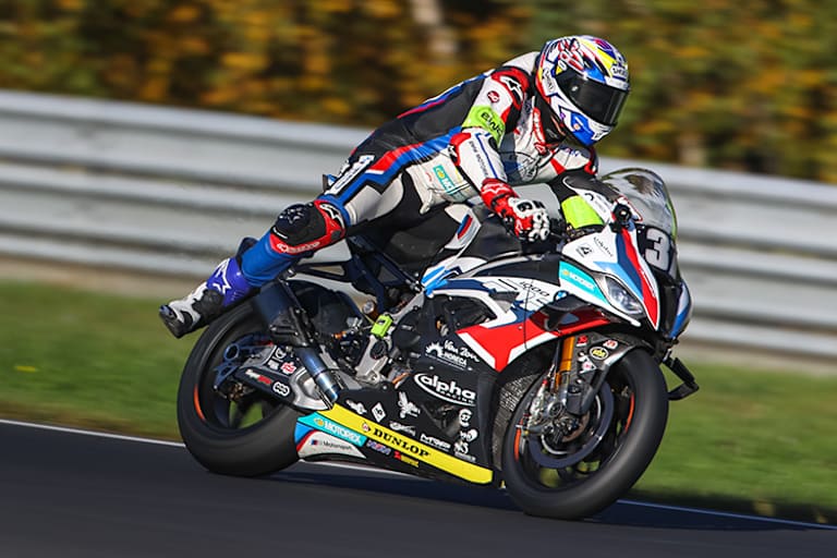 Ilya Mikhalchik fährt normal für BMW in der Endurance-WM