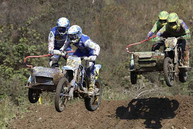 Keine Chance: Peter/Zatloukal werden von Boukal/Boukal attackiert