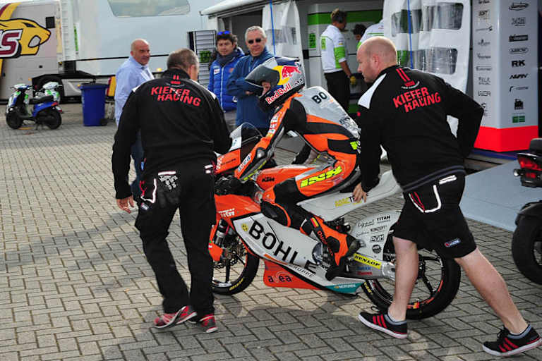 Harter Tag: Florian Alt macht sich auf den Weg zum Training