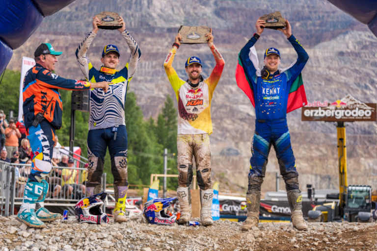Die Top-3 am Eisernen Giganten (v.l.): Billy Bolt, Manuel Lettenbichler und Teodor Kabakchiev