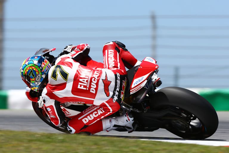 Chaz Davies auf der Berg-und-Tal-Bahn in Portimao