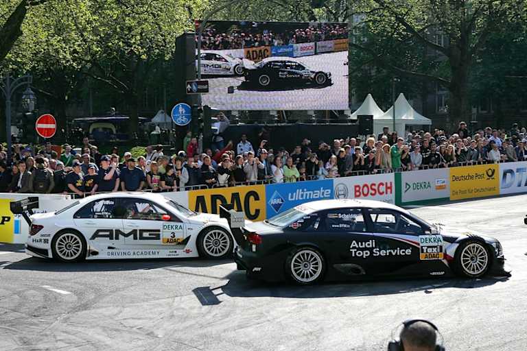 Das wird's nicht mehr geben: DTM-Autos auf der Kö