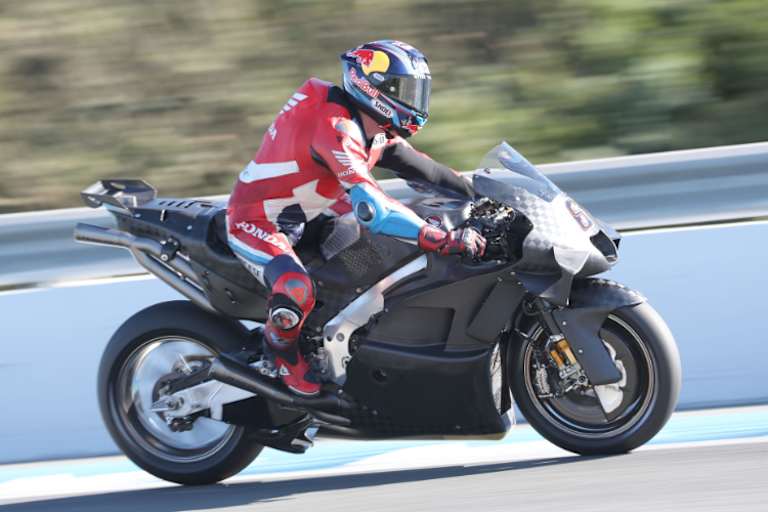 Stefan Bradl mit der Evolution der Honda RC213V