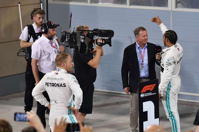 Martin Brundle nach dem Rennen mit den Mercedes-Fahrern