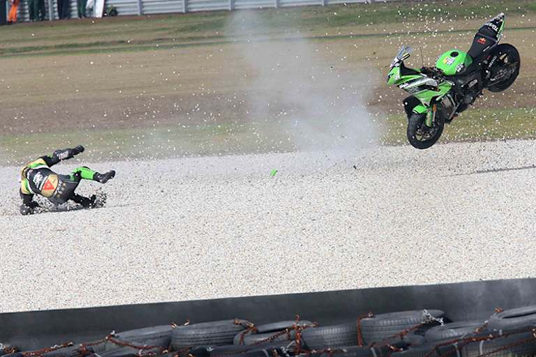 Kenan Sofuoglu flog wegen des Reifens mit 257 km/h ab