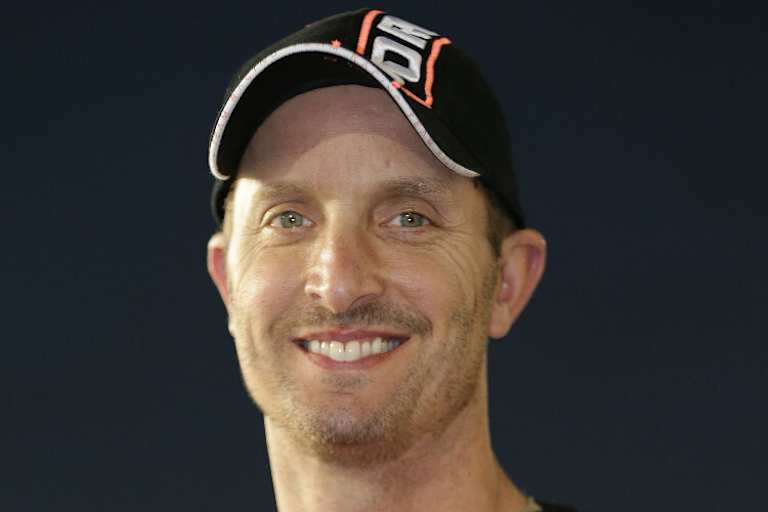 Der 40-jährige Edwards muss seinen Fahrstil umstellen