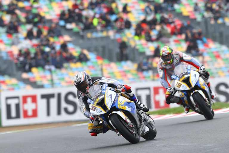 Marco Melandri (33) gegen Chaz Davies: vom Podium weit entfernt