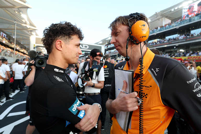 Lando Norris und Renningenieur Will Joseph vor dem Rennen