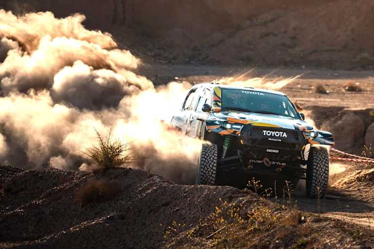 Jeddah Baja 2025: Toyota-Piloten Al-Rajhi/Gottschalk feiern Sieg  