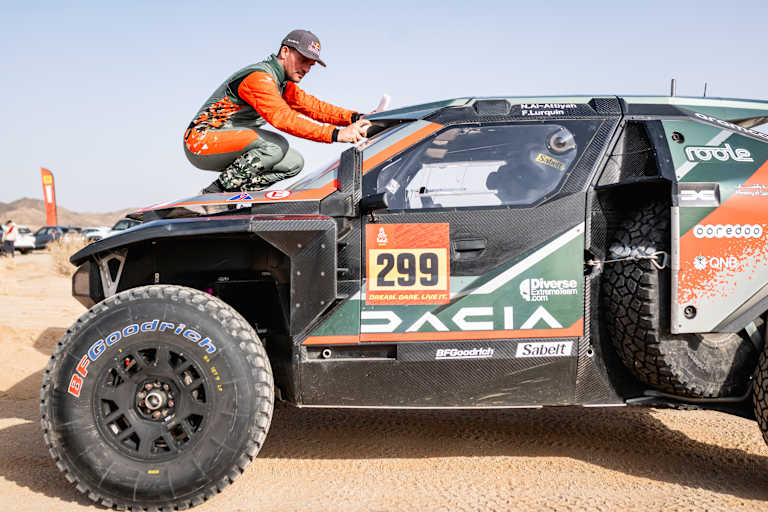 Dacia Sandrider-Duo Nasser Al-Attiyah/Fabian Lurquin führt weiter Dakar an