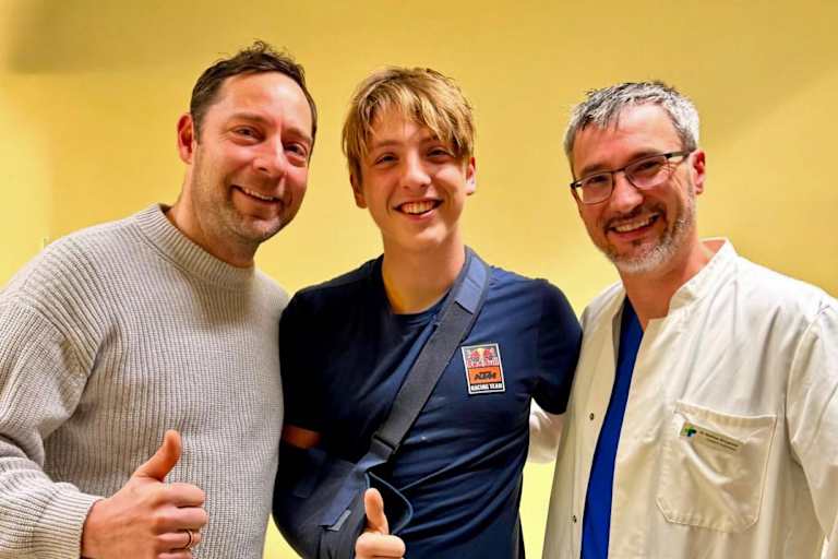 Luca Göttlicher (Mi.) ist bald wieder fit