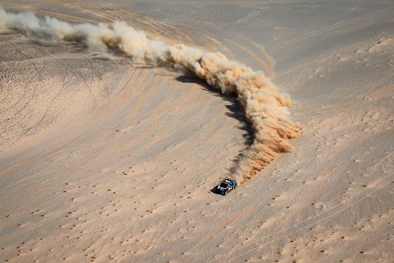 Nasser Al-Attiyah/Fabian Lurquin führen die Dakar weiter im Dacia weiter an
