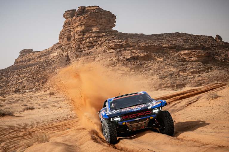 Nani Roma/Alex Haro im Ford Raptor liegen auf Platz drei