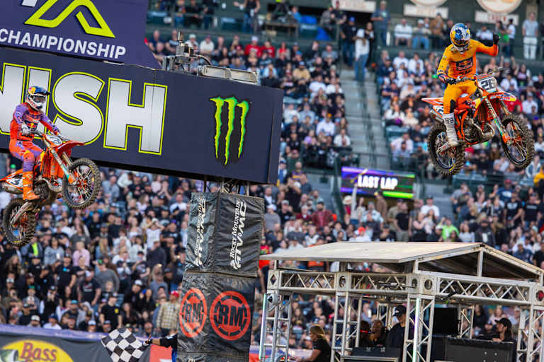 Jorge Prado gewann in Anaheim den Vorlauf vor Eli Tomac