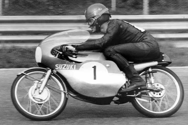 Hugh Anderson auf der 50ccm-Suzuki