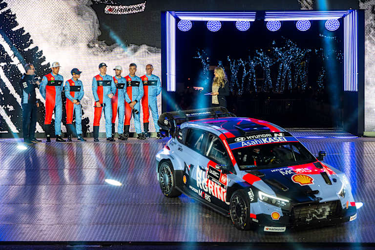 Hyundai-Truppe bei der Präsentation in Monaco