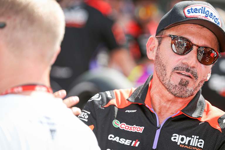 Max Biaggi hofft, dass die Hersteller noch enger zusammenrücken