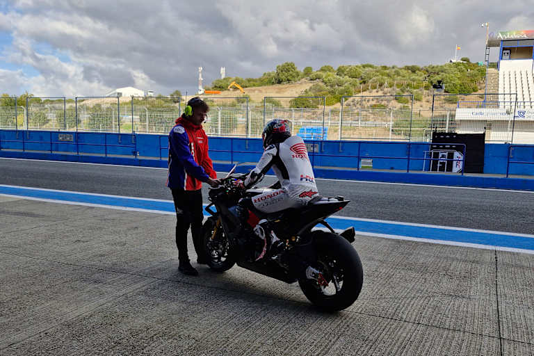 Jonathan Rea erstmals auf der Honda Fireblade