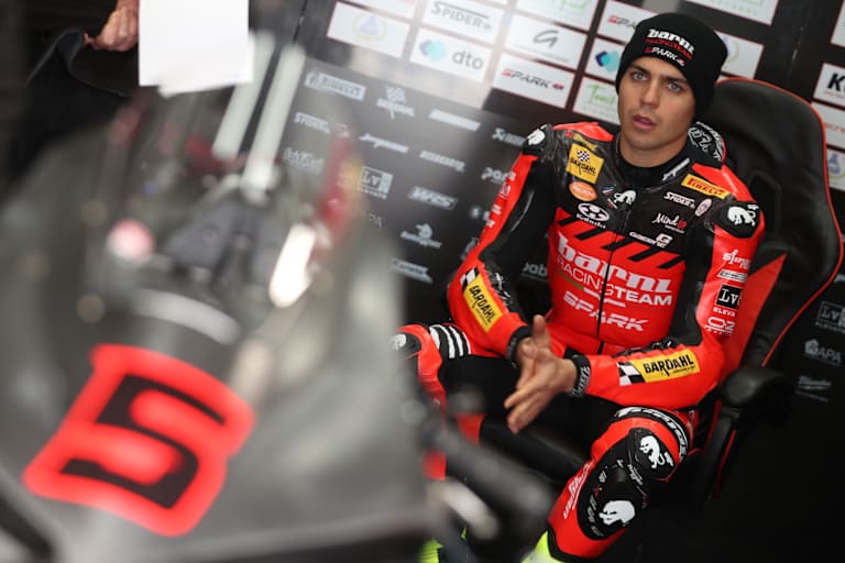 Yari Montella lag zwischen den beiden Werks-BMWs