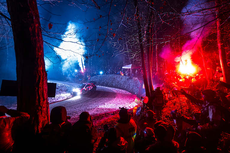 Führt nach turbulentem Auftakt die Rallye Monte Carlo an: Oliver Solberg