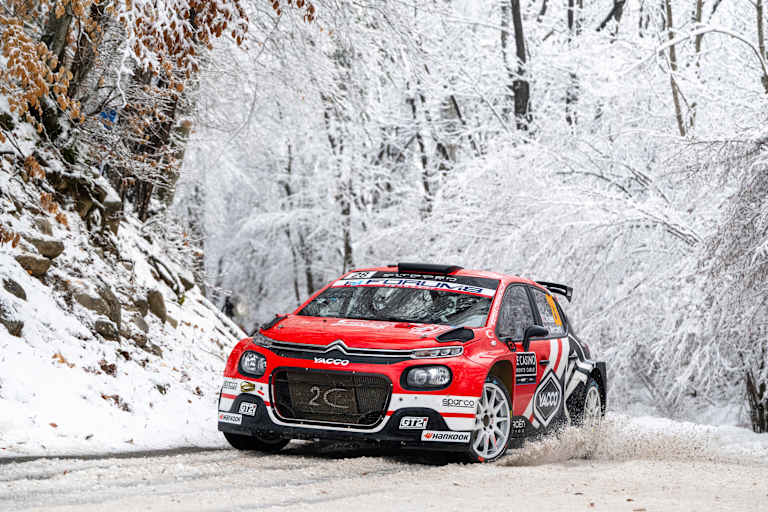 Im Competition C2-Team-Citroen im Winter-Tohuwabohu zum Sieg: Leo Rousel