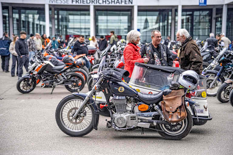 Eisbären-Parkplatz: Am Bodensee beginnt die Motorradsaison im Januar