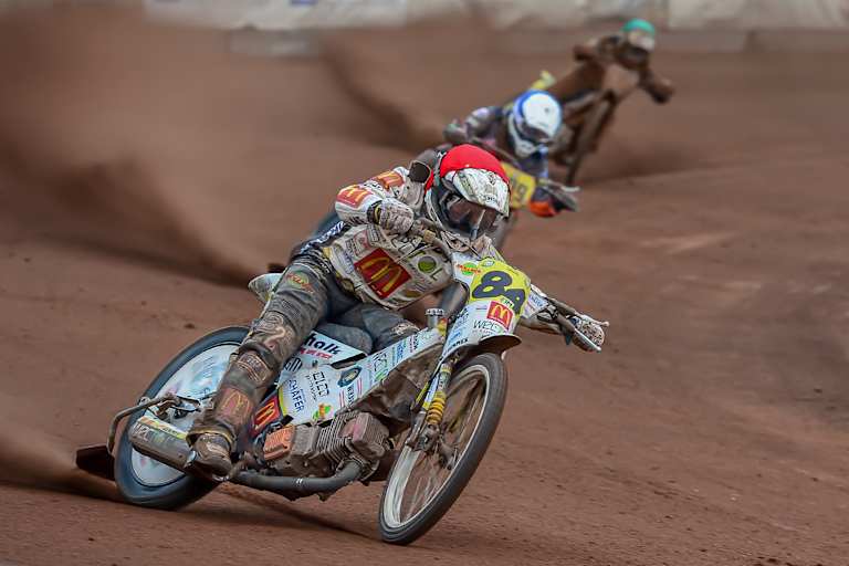 Martin Smolinski (84) vor seinem Sturz beim Grand Prix in Scheeßel