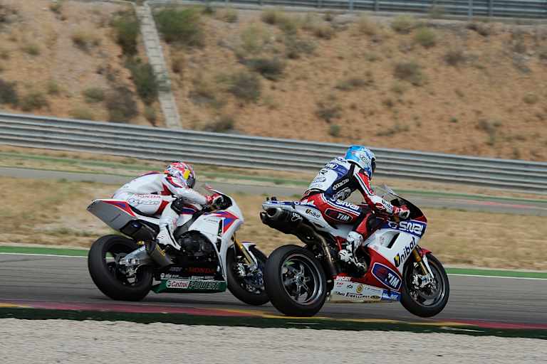 Superbike-WM 2012: Jonathan Rea im Duell mit Ex-MotoGP-Pilot Carlos Checa