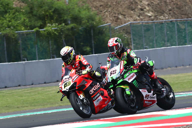 Alvaro Bautista und Jonathan Rea lieferten sich spannende Duelle