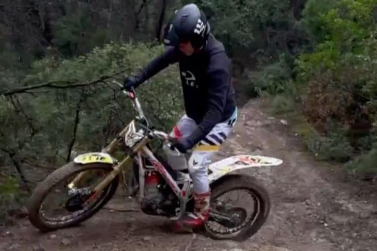 Collin Veijer auf dem Trial-Motorrad