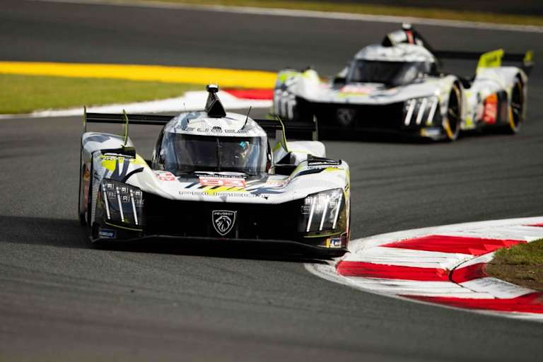 Die beiden Peugeot 9X8 aus der WEC