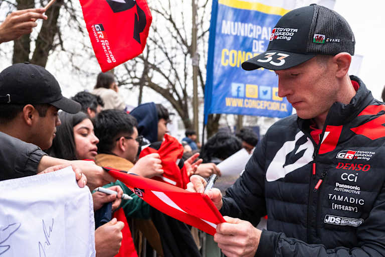 Elfyn Evans mit 33er-Cap