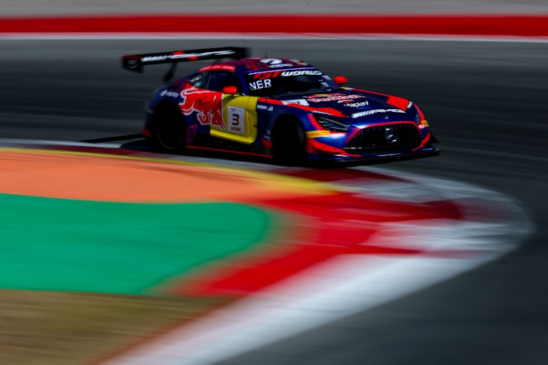 Max Verstappen auf der Strecke in Portimão