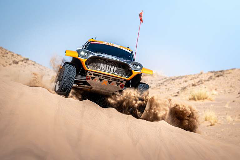 Guillaume de Mevius/Mathieu Baumel im X-Raid-Team-Mini liegen auf Platz 7