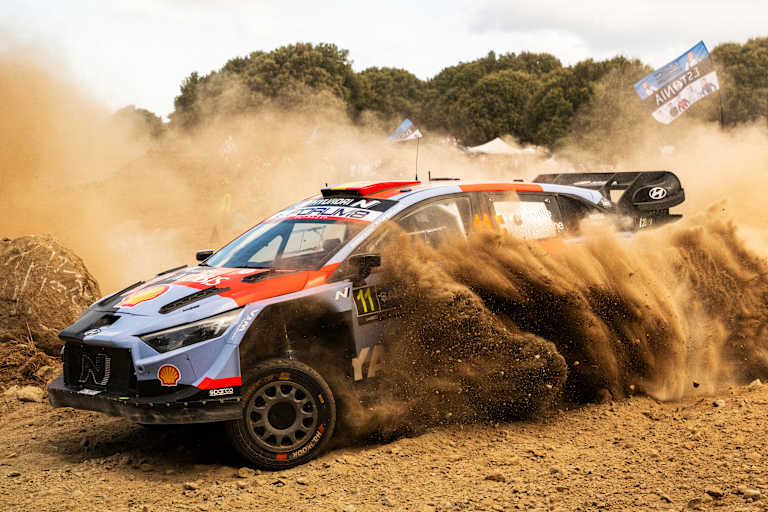 Thierry Neuville (Hyundai) führte am Freitag und gewann die Superstage