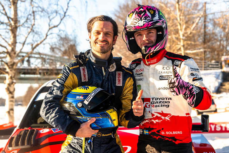 Oliver Solberg mit dem Motorsport affinen Prince Carl Philip von Sweden 
