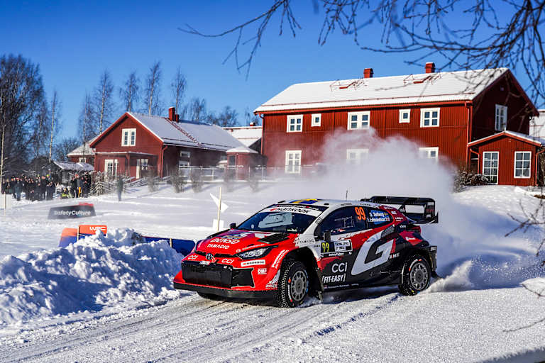 Beim Heimspiel zum Auftakt vorne: Oliver Solberg im Toyota