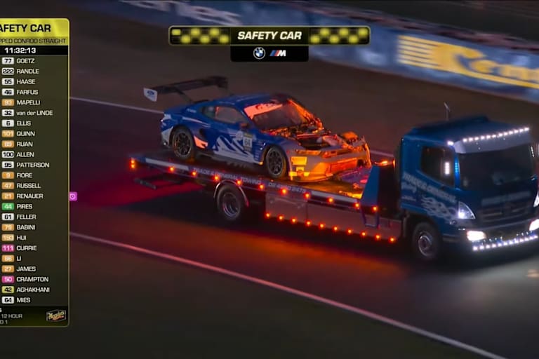 Der zerstörte Ford Mustang nach der Kollision mit dem Känguru