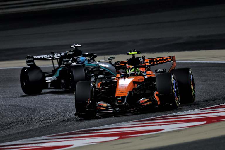 Weltmeister Lando Norris vor George Russell