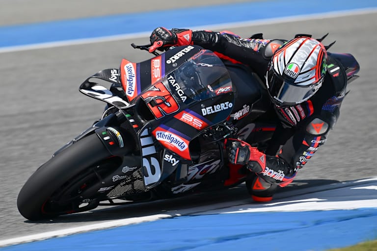 Marco Bezzecchi (Aprilia) servierte die erste Richtmarke in Buriram