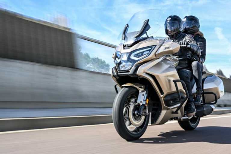 Komfortables Gleiten durch Raum und Zeit: Mash GT750