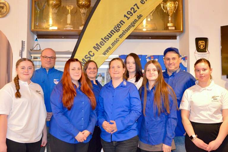 Der neue Vorstand des MSC Melsungen mit Anna Prell (vorne 2. v.l.)