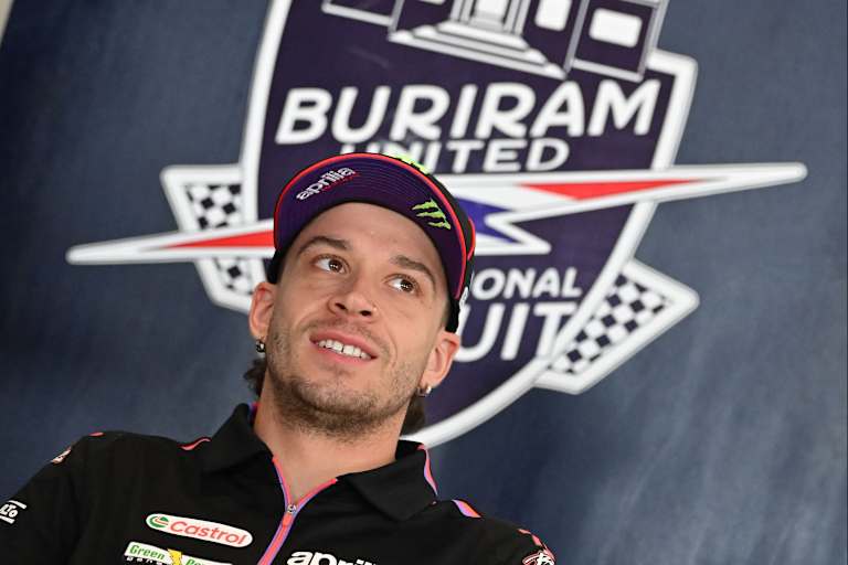 Mit Bodenhaftung: Aprilia-Werksfahrer Marco Bezzecchi