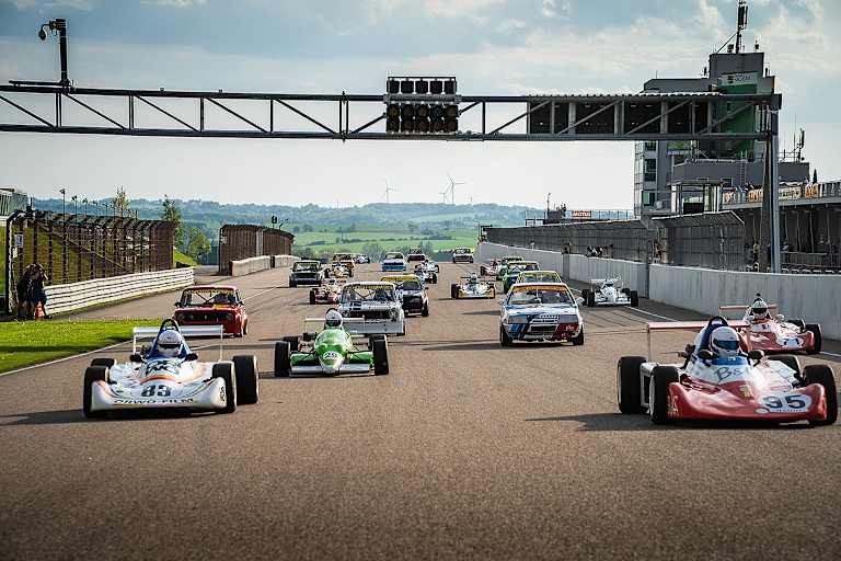 Der ADAC Historic Cup Ost startet auf dem Sachsenring im DTM-Programm