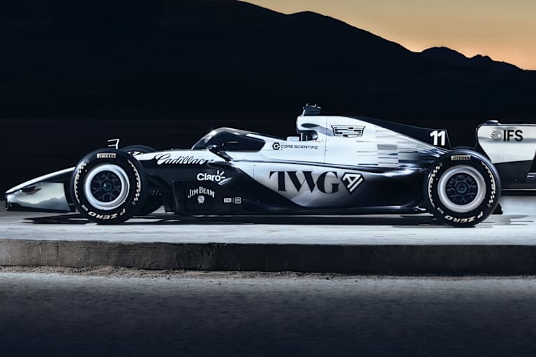 Die Autos sind von den zwei Seiten unterschiedlich, mal weiss