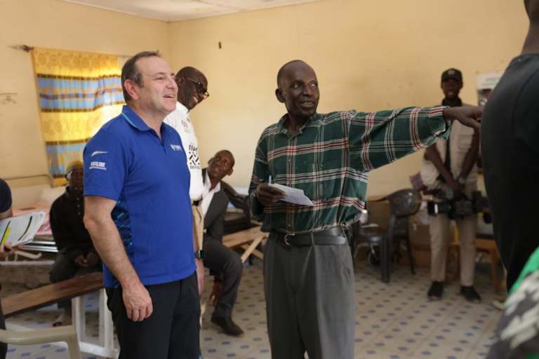 Olivier Prévost, Präsident und CEO von Yamaha Motor Europe, in Gambia